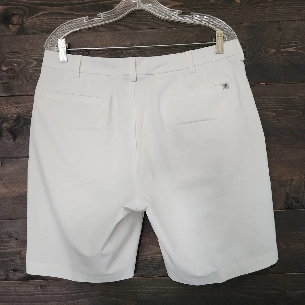 Donald Ross Mens White Walker II Golf Shorts Performance Stretch Size 34 NEW